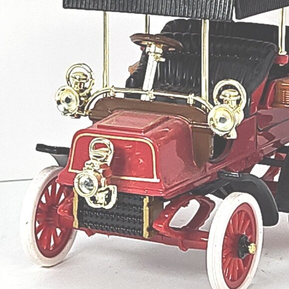 1904 Cadillac Model B   1:32 Scale Surrey Diecast All White Tires - Picture 10 of 11